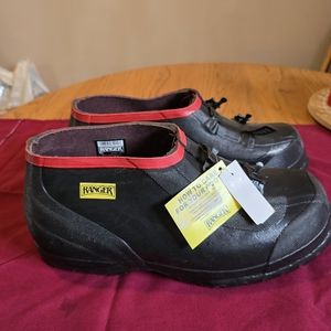 Ranger rain over shoes